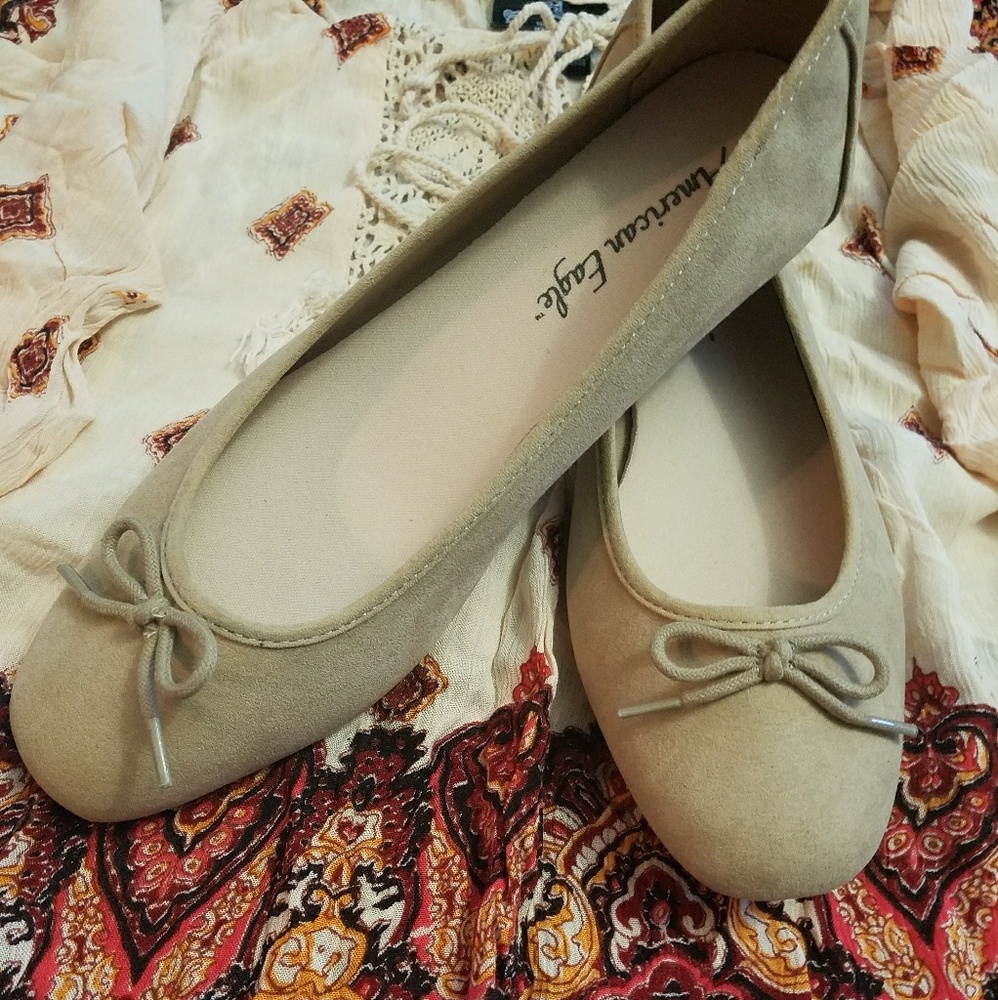 NWOT Flats  (shirt included if you like)